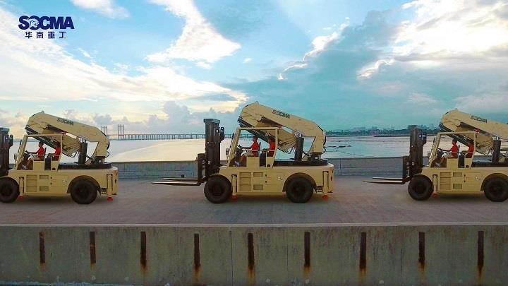 Heavy duty forklift crane 15 ton 02 Heavy duty forklift crane 15 ton 02