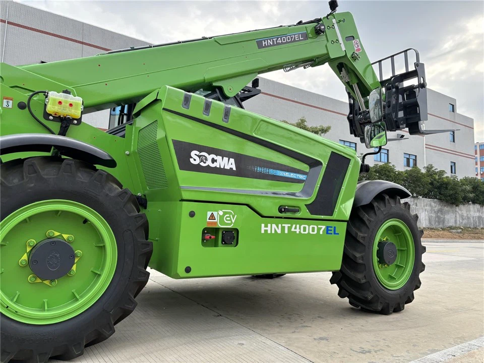 4Ton 7m Electric Telehandler With Diesel Engine ISO Certified For Farm Construction Retail Industries